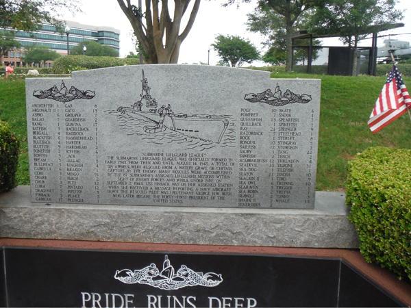 Submareine Vets Monument